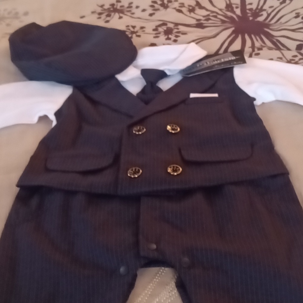 HeMarisle fashion baby suit size 9 -12mo Navy blue pinstripe with Cap